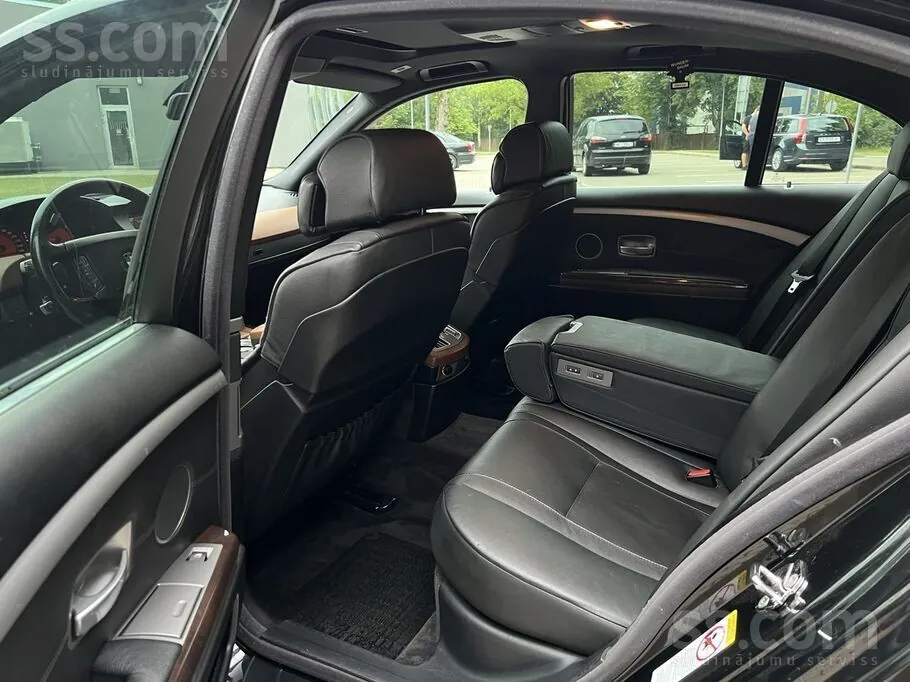 BMW E65 2005 photo 5
