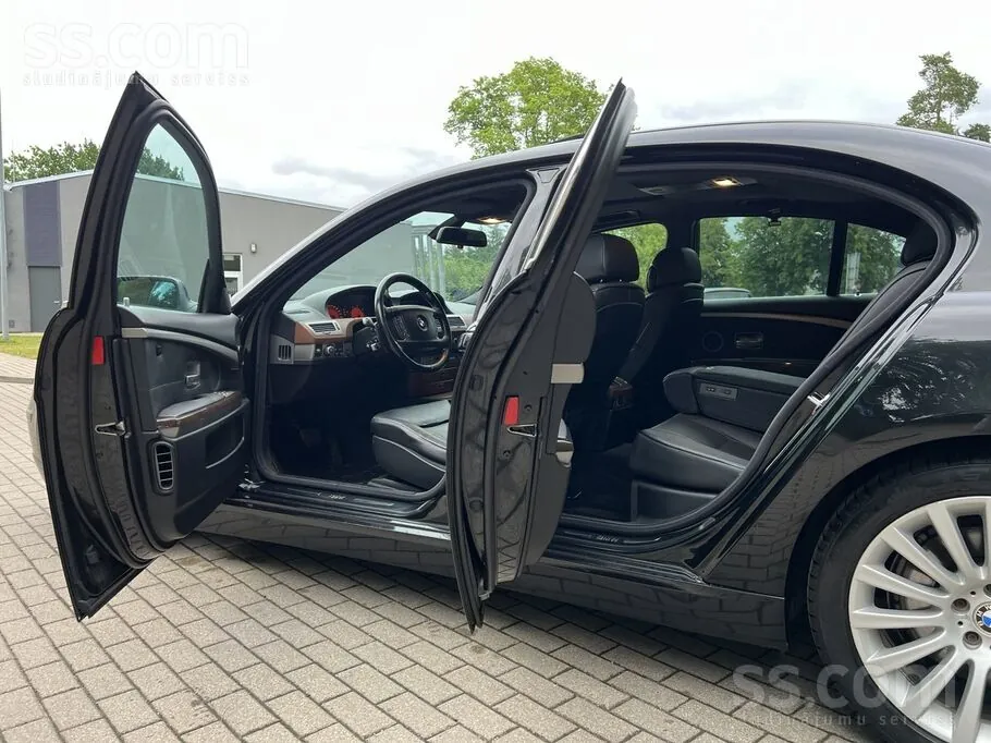 BMW E65 2005 photo 4