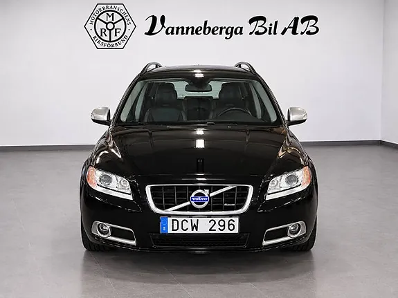 Volvo V70 2011 photo 2