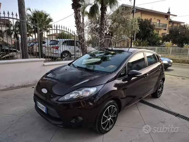 Ford Fiesta 2011 photo 4