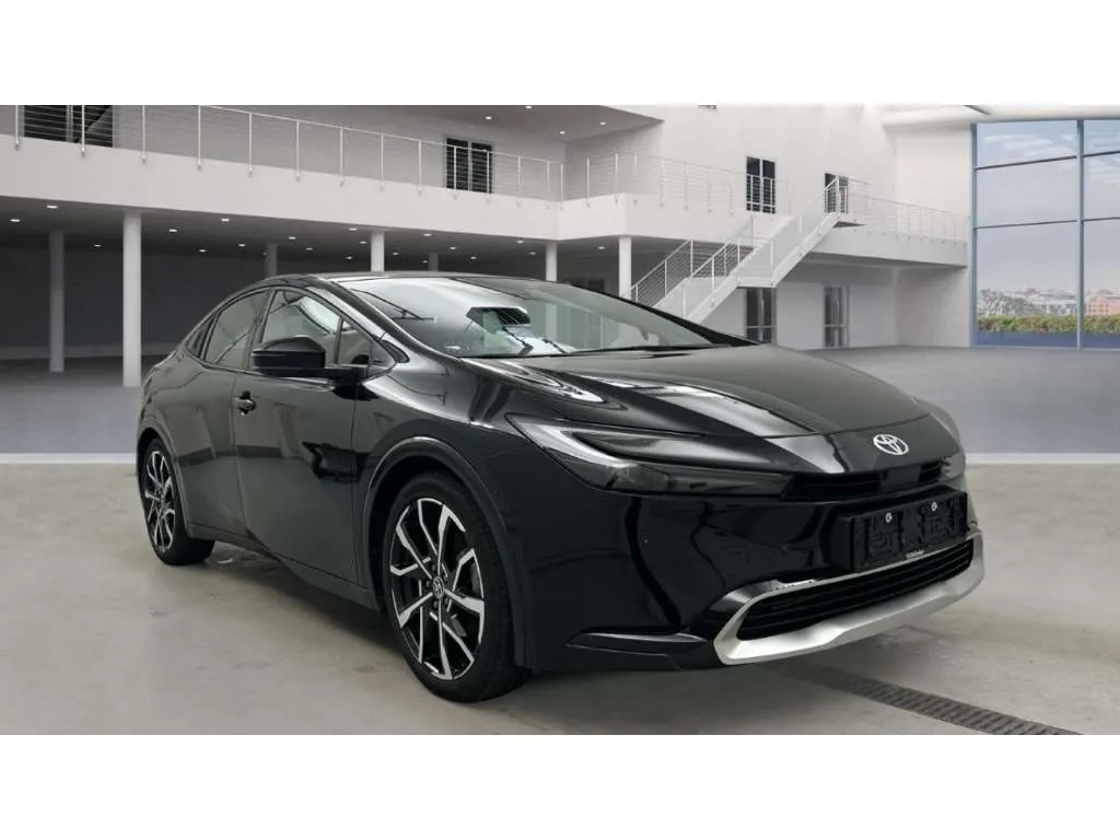 Toyota Prius 2024 photo 2