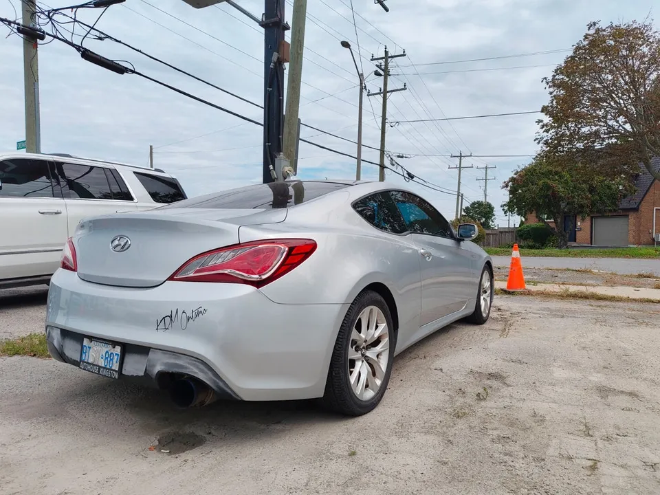 Genesis Coupe 2013 photo 2