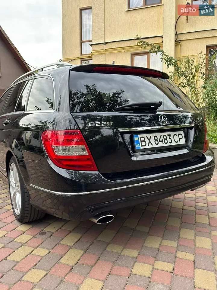 Mercedes-Benz C-Class 2011 photo 4