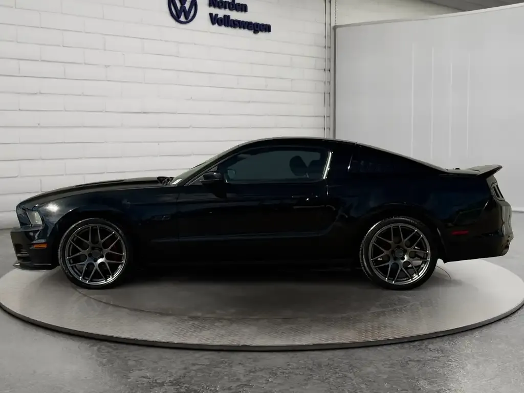 Ford Mustang 2014 photo 2