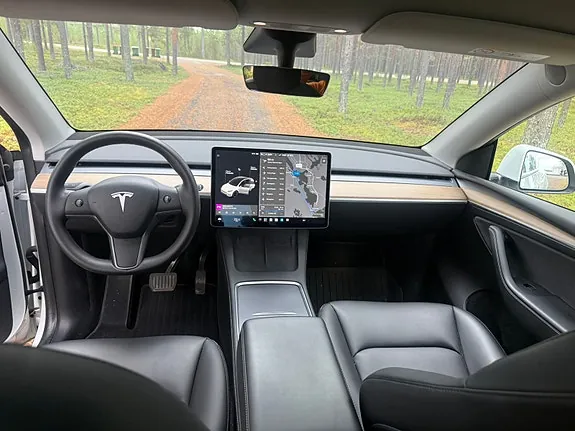 Tesla Model Y 2021 photo 3