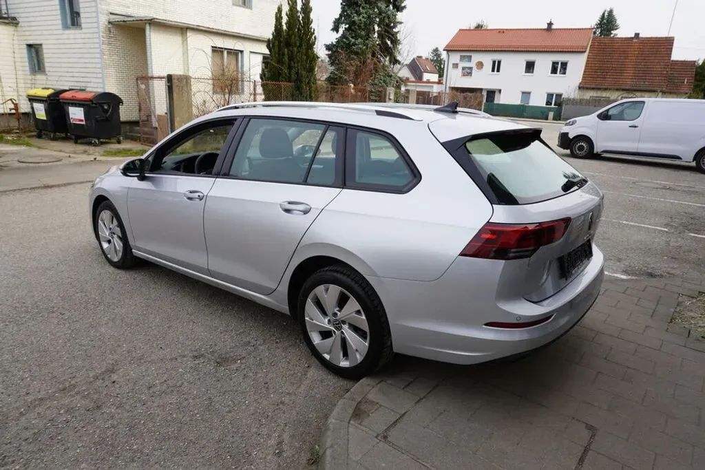 Volkswagen Golf 2024 photo 3