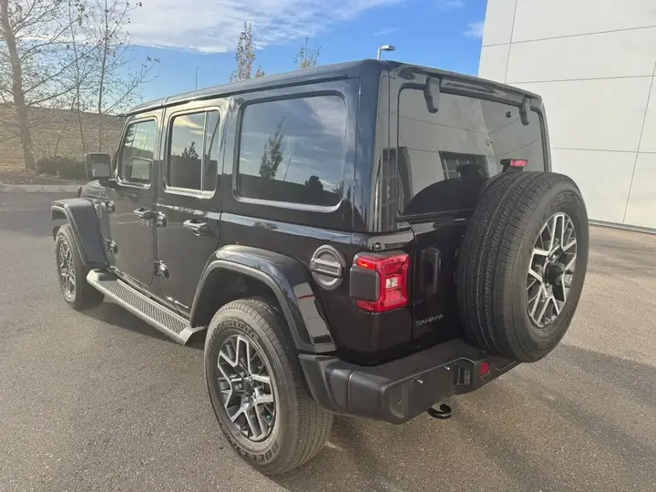 Jeep Wrangler 2026 photo 3