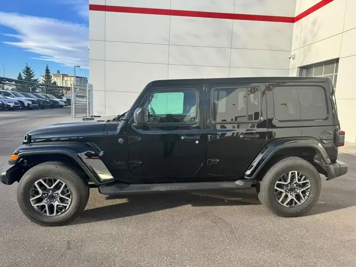 Jeep Wrangler 2026 photo 2