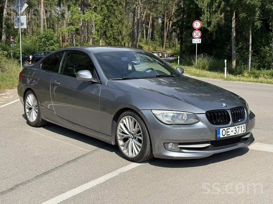 BMW E92 2010 photo 2