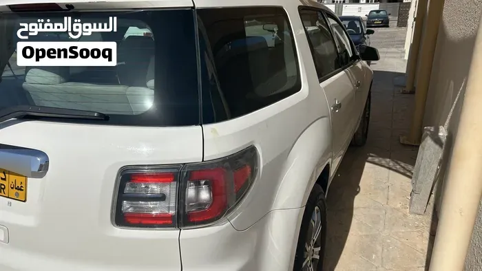 GMC Acadia 2014 photo 2