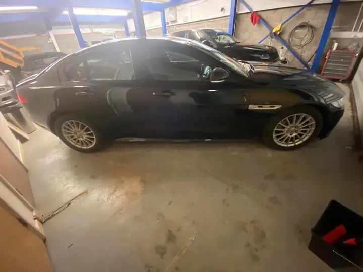 Jaguar Xe 2017 photo 3