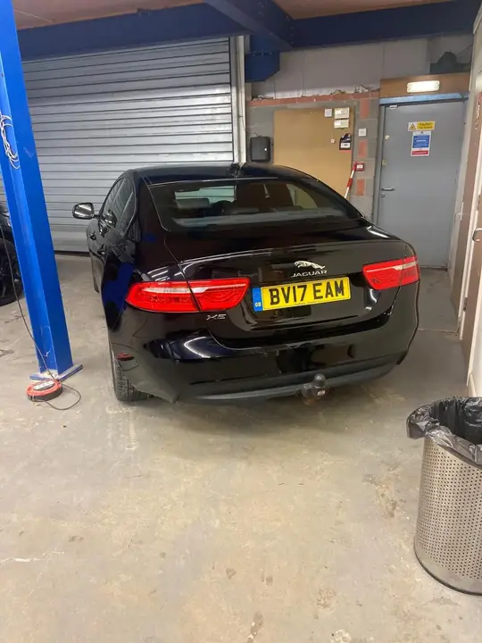Jaguar Xe 2017 photo 2