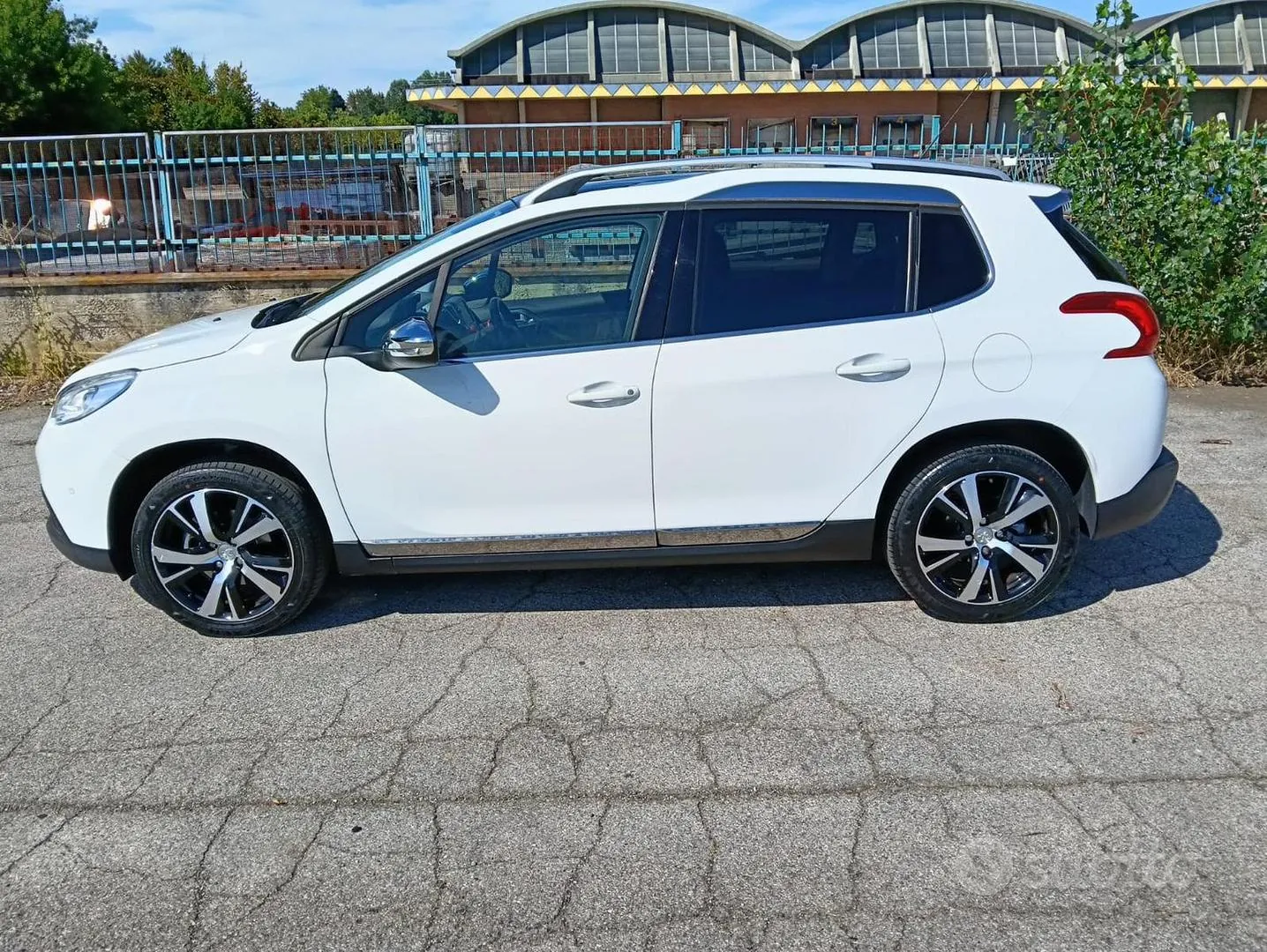 Peugeot 2008 2016 photo 2