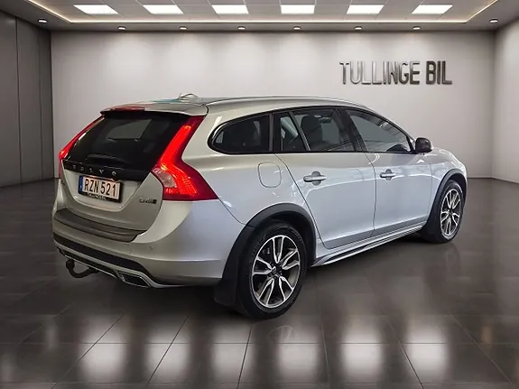 Volvo V60 Cross Country 2018 photo 5