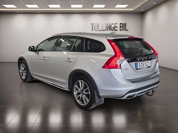 Volvo V60 Cross Country 2018 photo 3