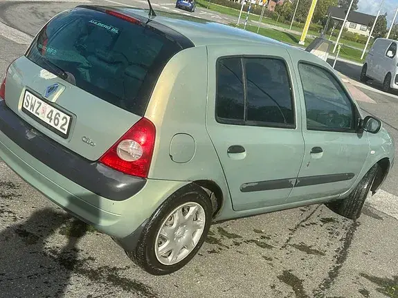 Renault Clio 2002 photo 2