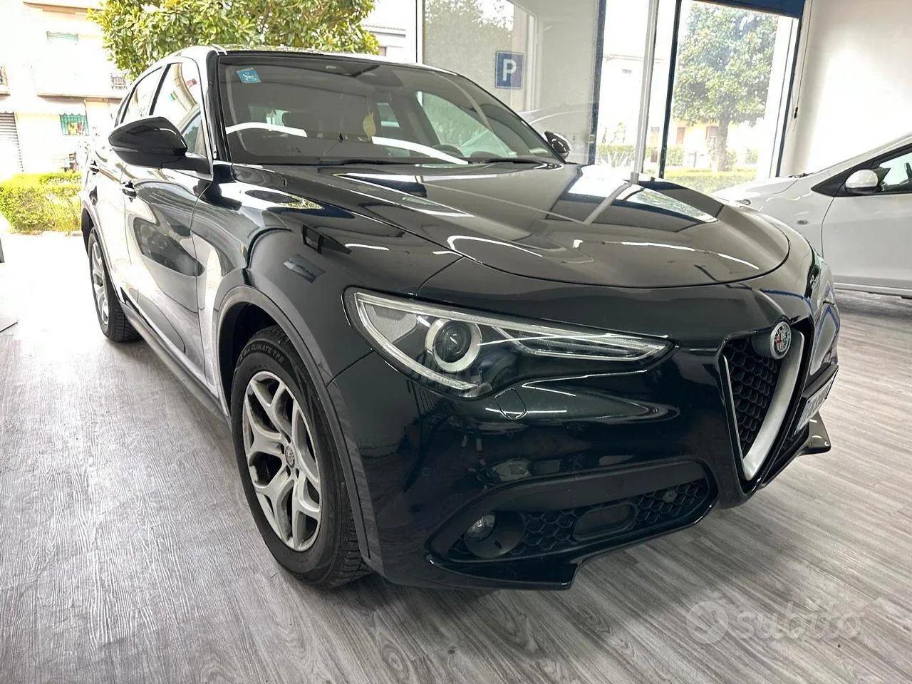 Alfa Romeo Stelvio 2017 photo 2