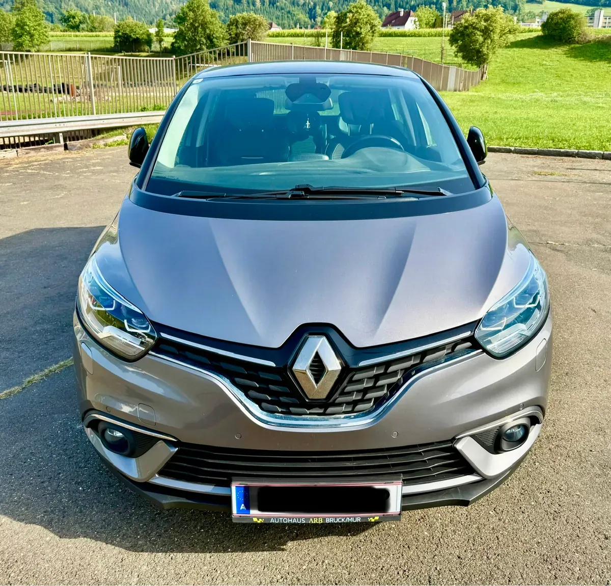 Renault Scenic 2017 photo 2