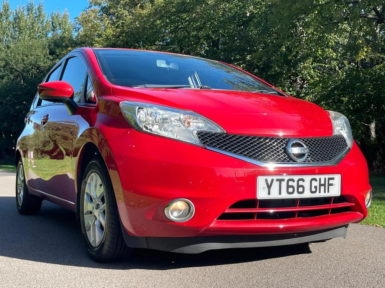 Nissan Note 2016 photo 2