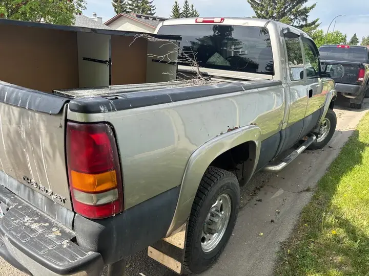 Chevrolet Silverado 2500 2002 photo 3