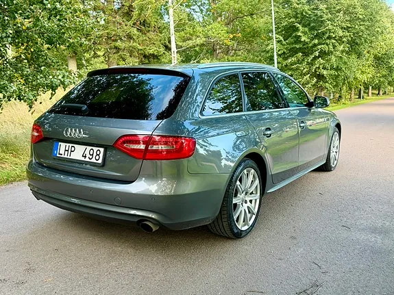 Audi A4 2013 photo 2