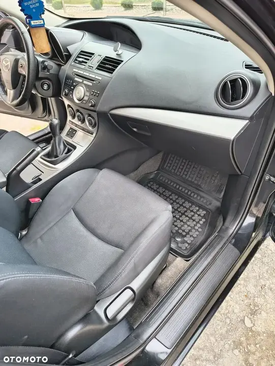 Mazda 3 2010 photo 2