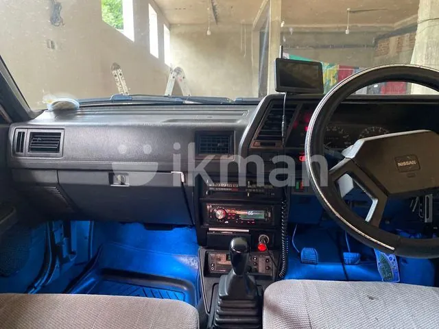Nissan Sunny 1987 photo 4