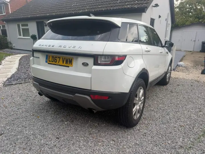 Land Rover Range Rover Evoque 2017 photo 2