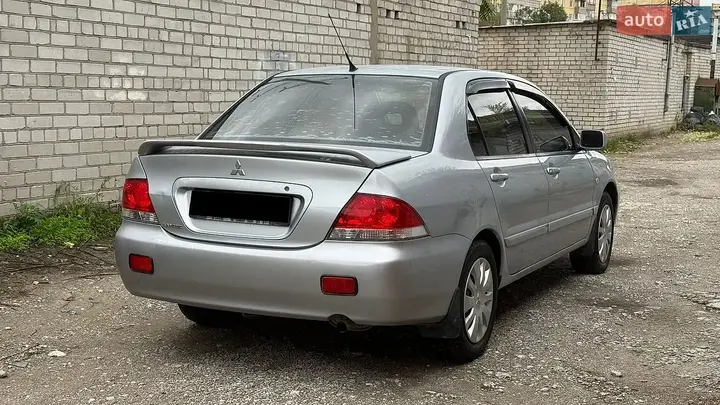 Mitsubishi Lancer 2005 photo 3