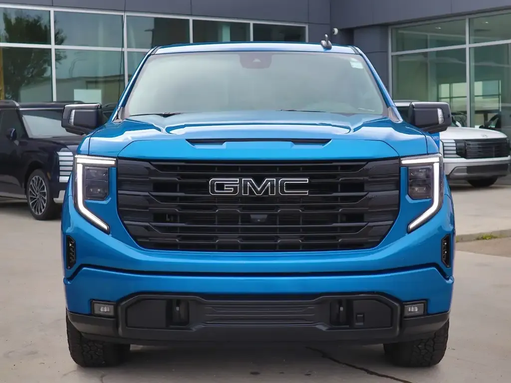 GMC Sierra 1500 2023 photo 2