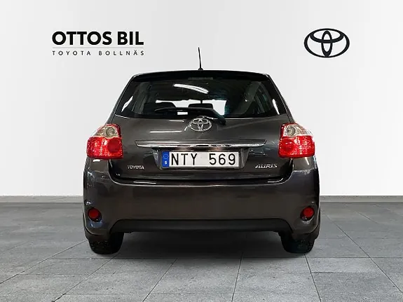 Toyota Auris 2011 photo 4