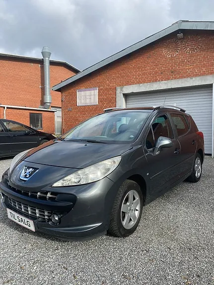 Peugeot 207 2008 photo 2