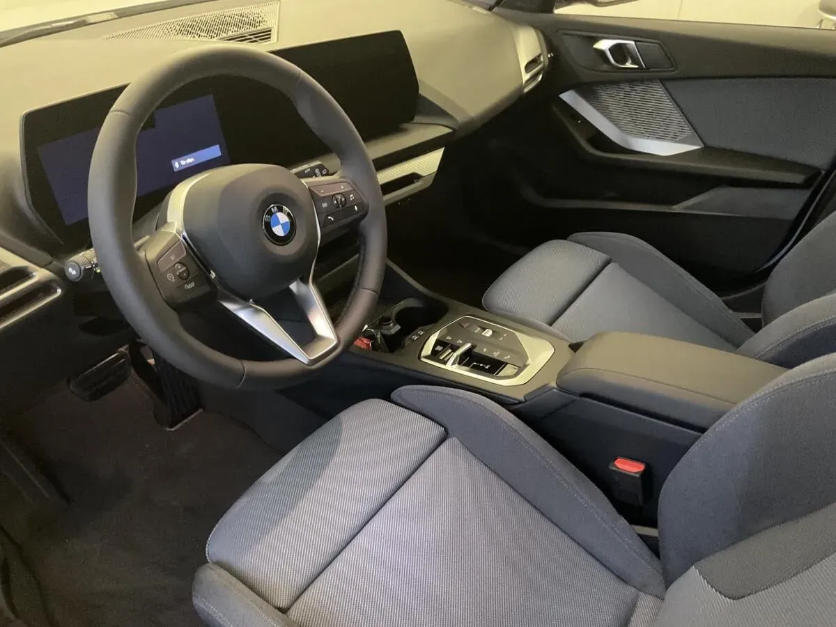 BMW 1 Series 2026 photo 3