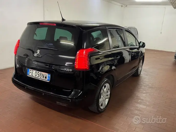 Peugeot 5008 2016 photo 5