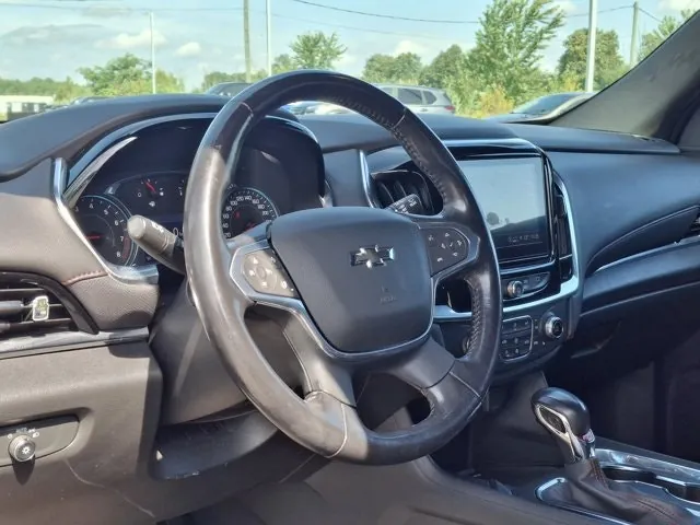Chevrolet Traverse 2022 photo 2