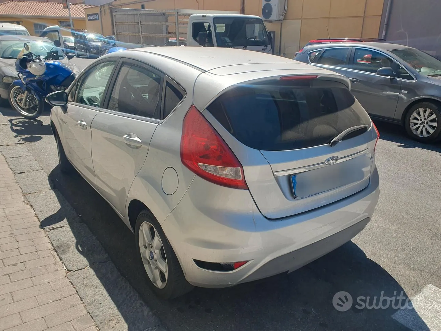 Ford Fiesta 2011 photo 2