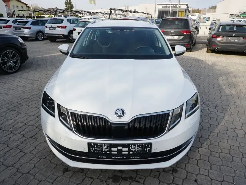 Skoda Octavia 2019 photo 2