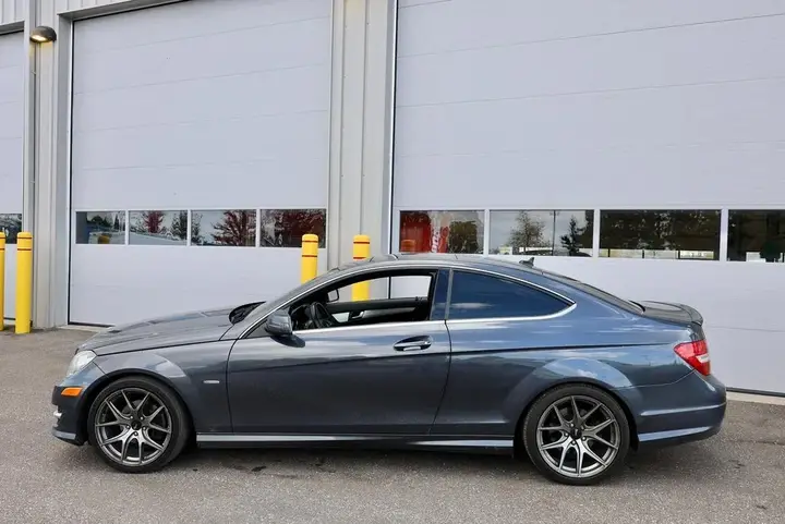 Mercedes-Benz C-Class 2012 photo 3