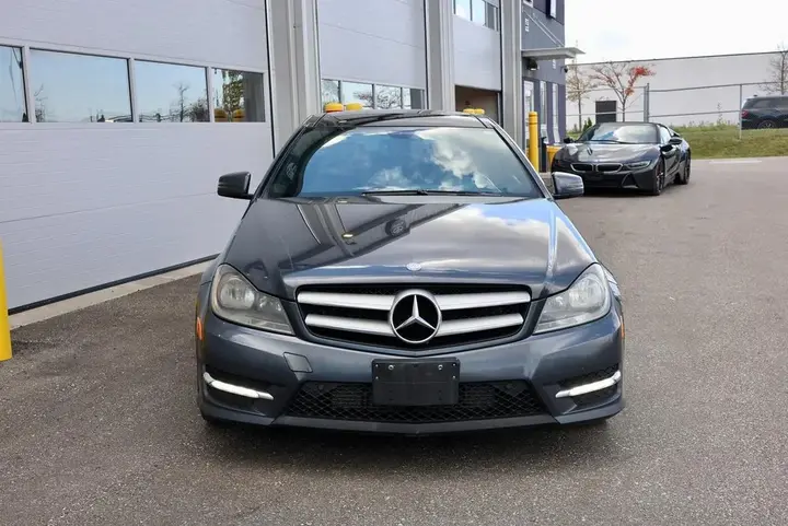 Mercedes-Benz C-Class 2012 photo 2