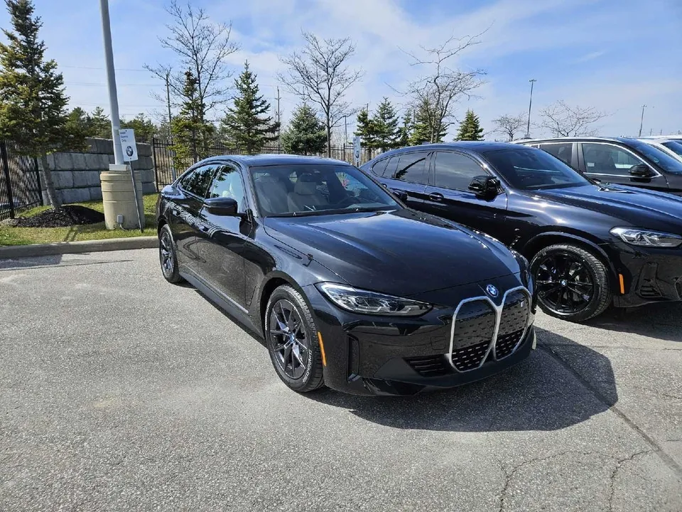 BMW I4 2023 photo 3
