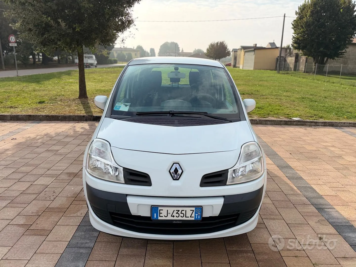 Renault Modus 2011 photo 2