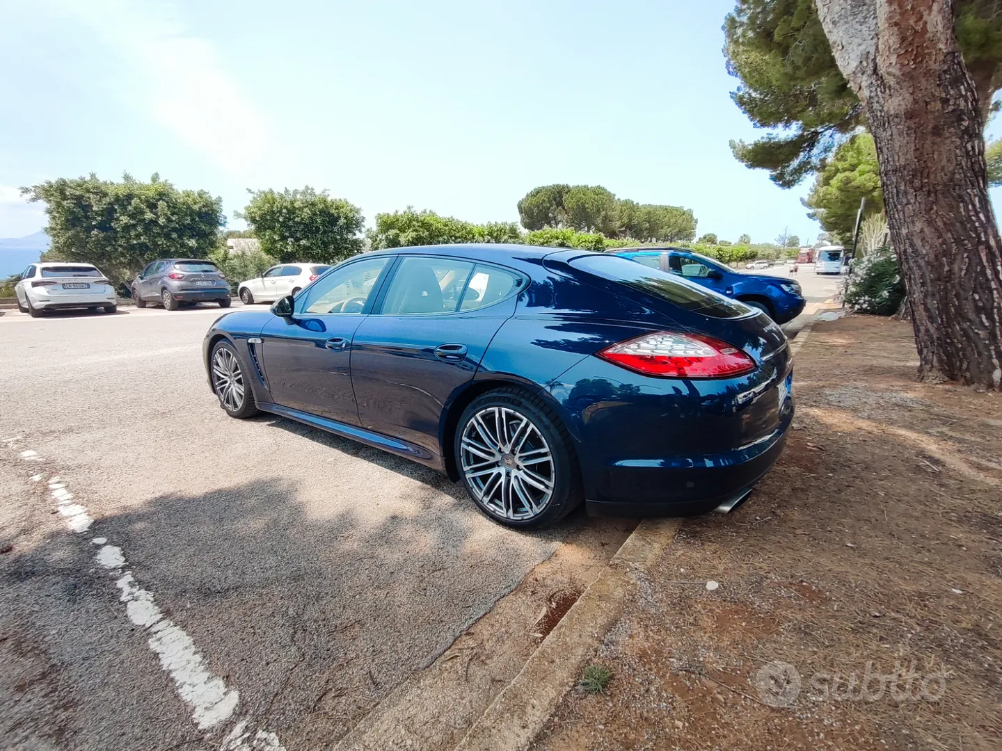 Porsche Panamera 2011 photo 4