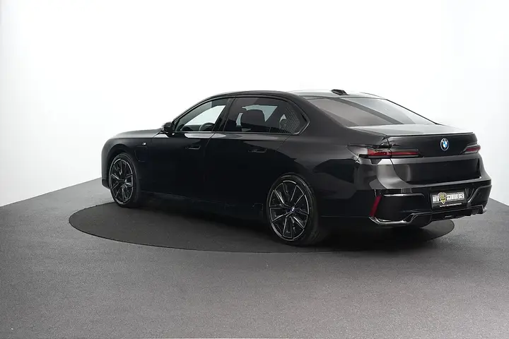 BMW 7 Series 2023 photo 3