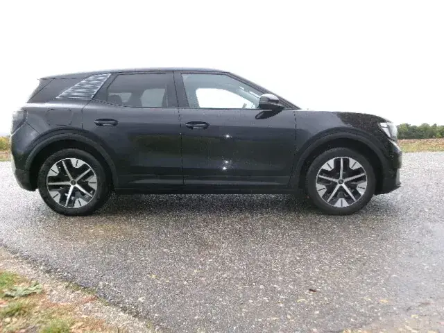 Ford Explorer 2025 photo 3