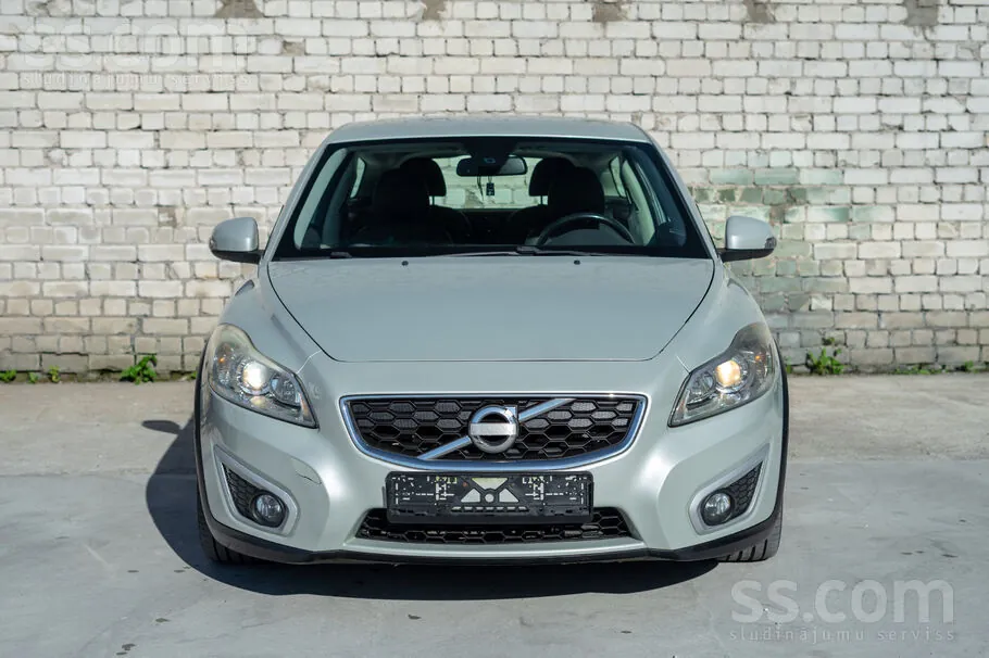 Volvo C30 2010 photo 2