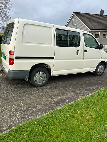 Toyota Hiace 2007 photo 3