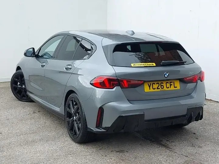BMW 1 Series 2026 photo 2