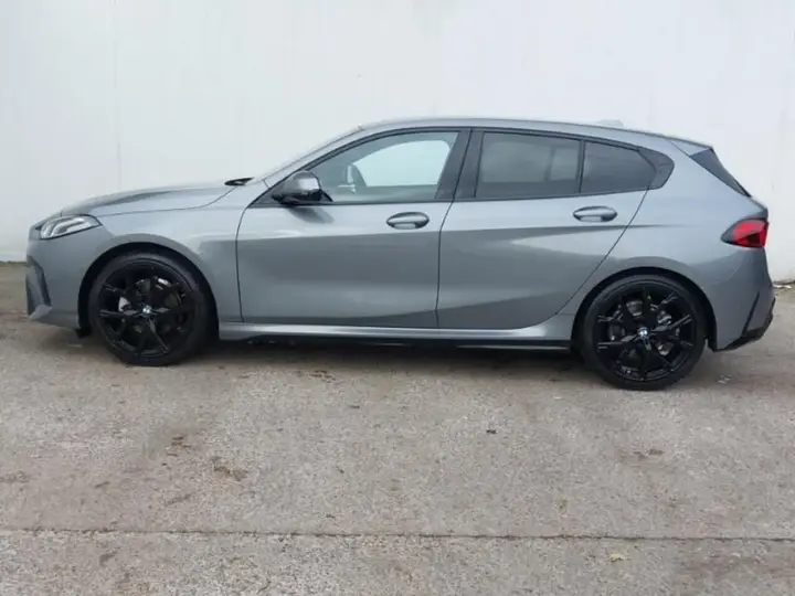 BMW 1 Series 2026 photo 4