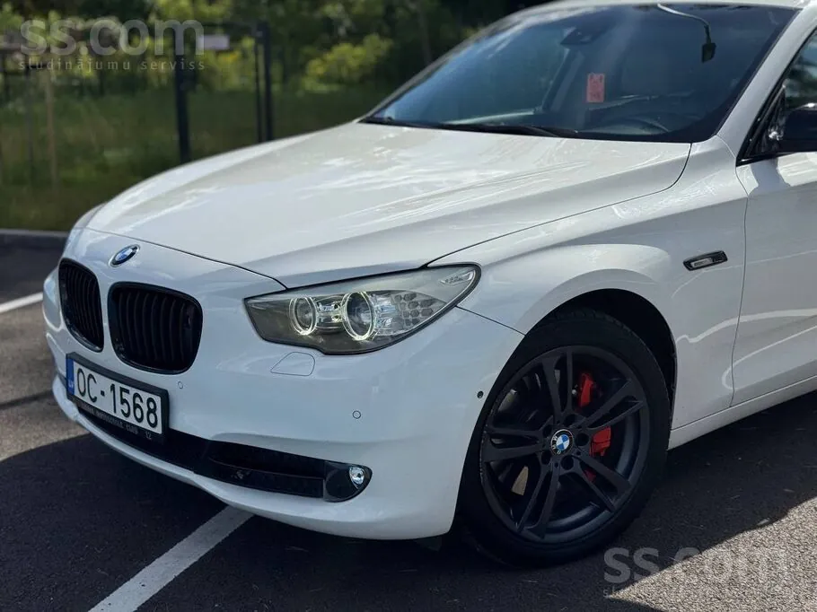 BMW 530 2009 photo 2