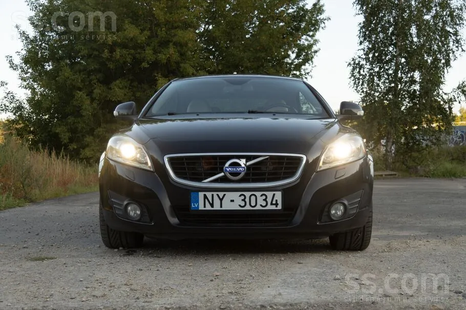 Volvo C70 2010 photo 2